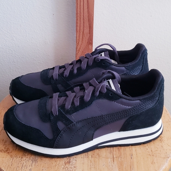 Puma Womans Black Asphalt Yarra Classic Sneakers NWT Size 7.5 - Picture 2 of 7